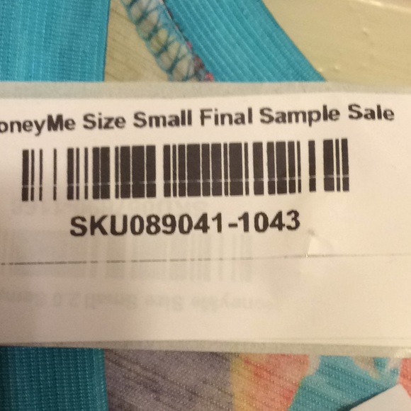 NWT! Honeyme Floral, Bell Sleeve, High-Low Hem Top - Picture 8 of 10